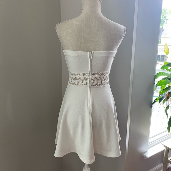 EUC Lulu’s Off White Worth the Waist Knit Mini - Picture 7 of 9